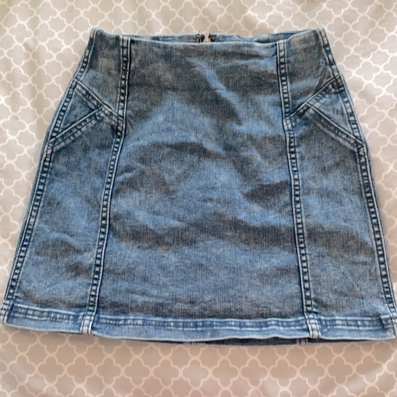 Wild Fable Stone Washed Stretchy Back Zip Jean Mini Skirt! - Picture 1 of 6